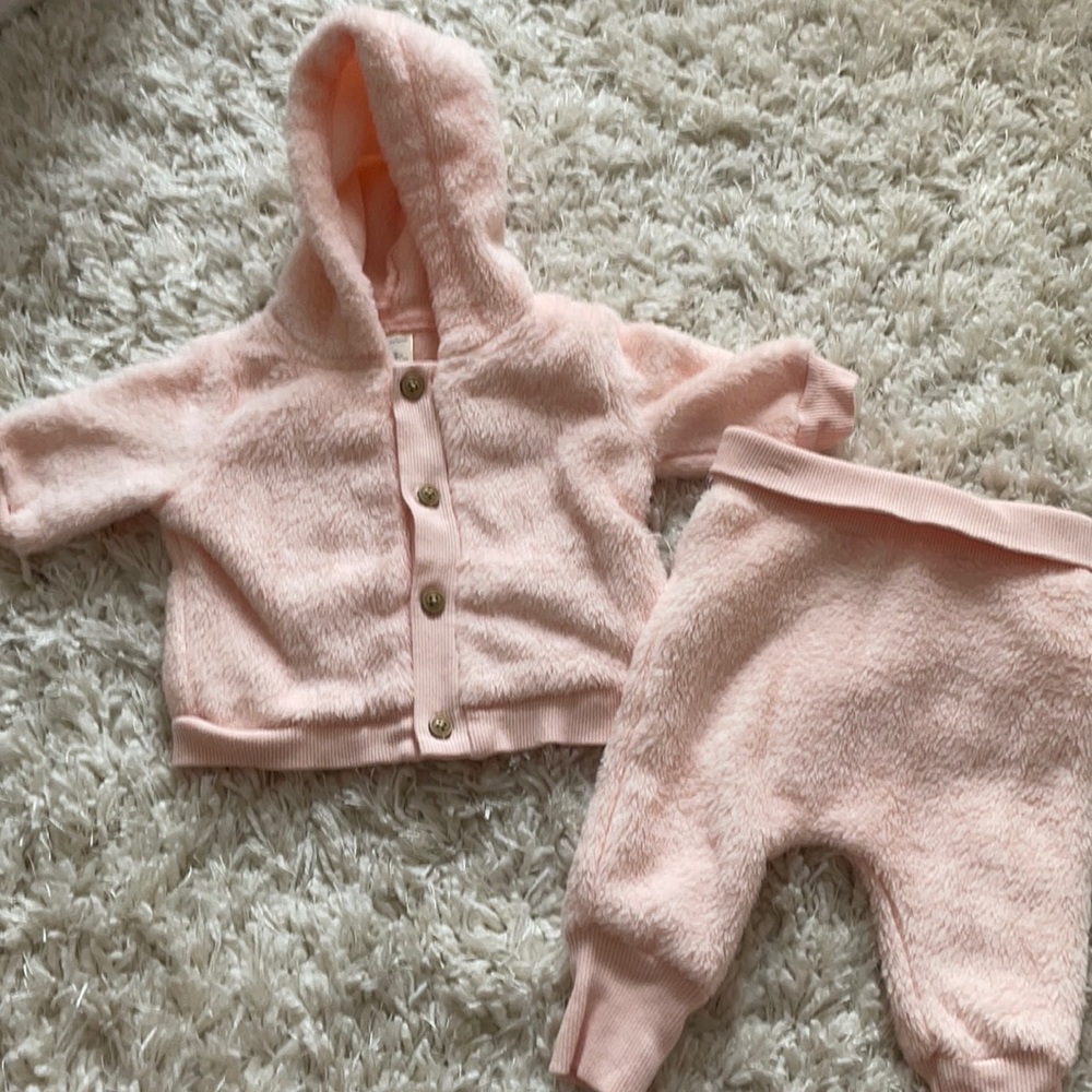 First Impressions Baby Girls Super cozy newborn outfit!